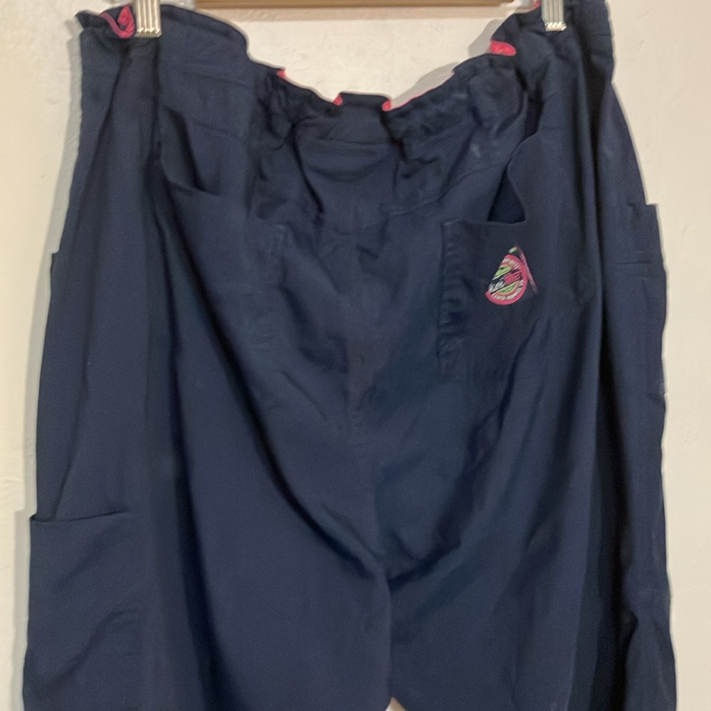 Koi Lite slim fit 2X NWOT scrubs pant healthcare workers - Picture 8 of 9
